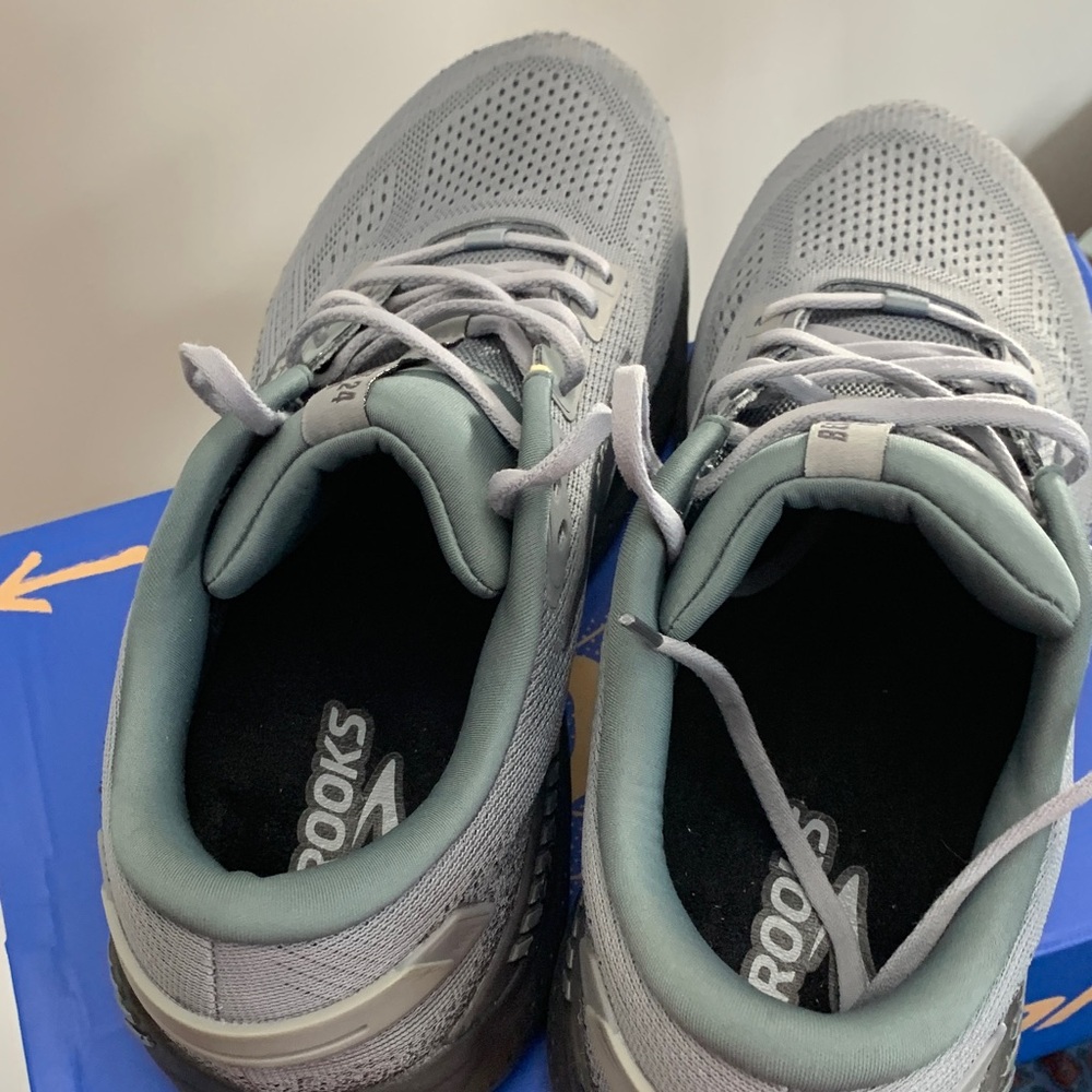 Brooks Men's Beast GTS 24 - Worn Twice Gently - Like Brand New 13 Wide 2e - Picture 12 of 15